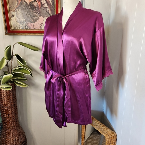 Vintage Linea Donatella Purple Satin Lace Robe Boudoir Lingerie Pin-Up Kimono - Picture 3 of 8